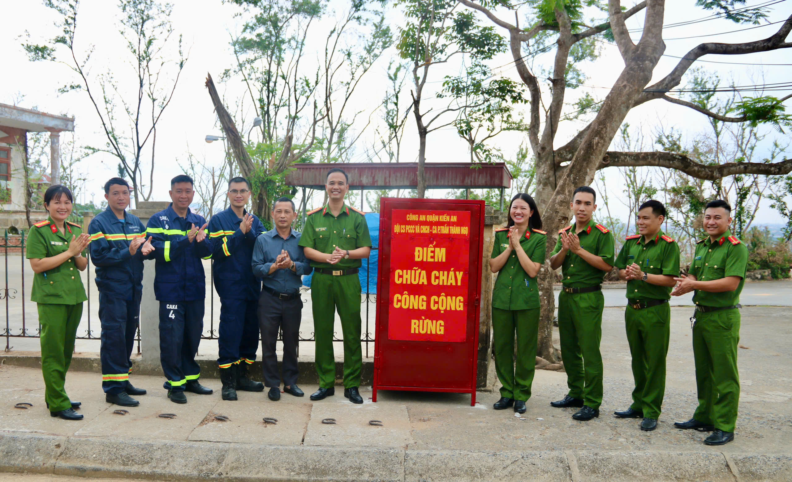 Ra mắt mô hình “Điểm chữa cháy công cộng rừng” tại khu vực Đồi Thiên Văn (quận Kiến An)
